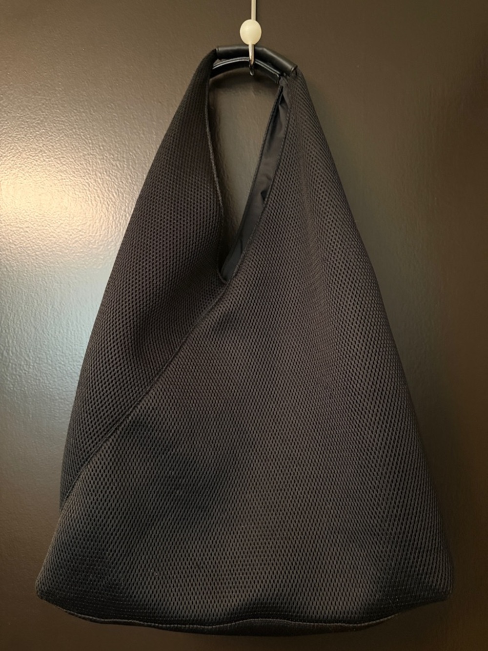 lululemon athletica Black Sling Tote with Mesh Pocket. This bag is reversible!! - Picture 9 of 10